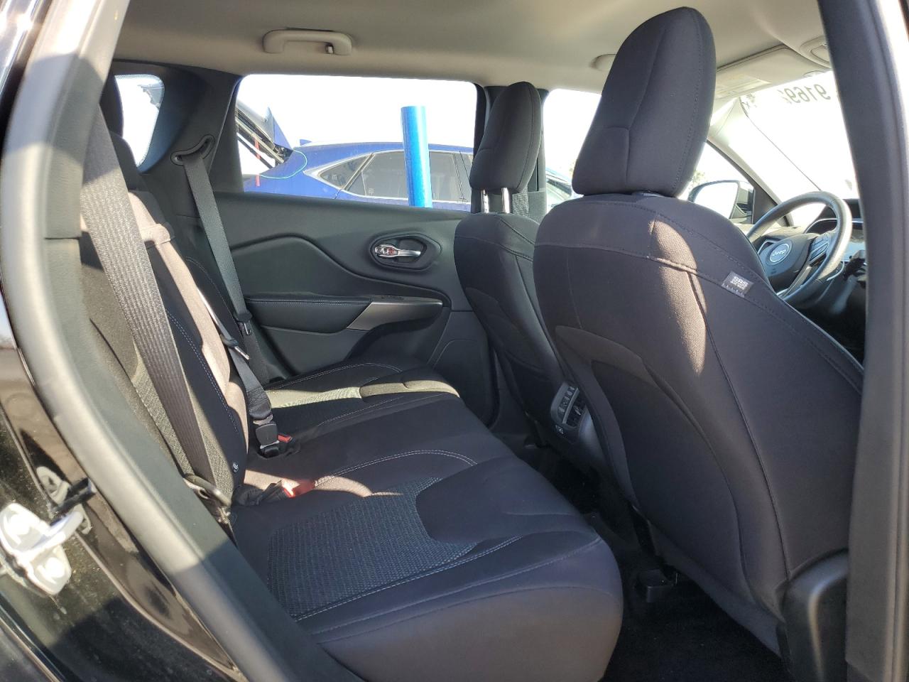 2019 Jeep Cherokee Latitude VIN: 1C4PJLCB4KD187412 Lot: 91692515