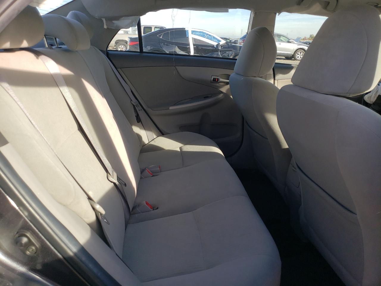 2010 Toyota Corolla Base VIN: 1NXBU4EE2AZ379887 Lot: 91688835