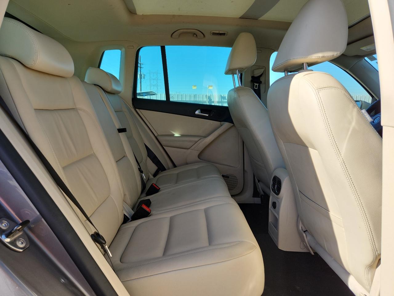 2011 Volkswagen Tiguan S VIN: WVGBV7AX9BW523298 Lot: 91603405