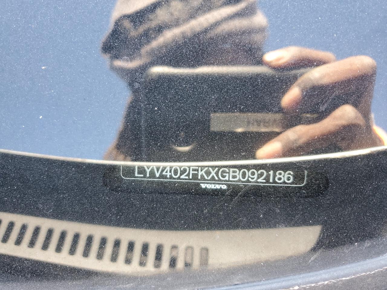 2016 Volvo S60 Premier VIN: LYV402FKXGB092186 Lot: 92189325