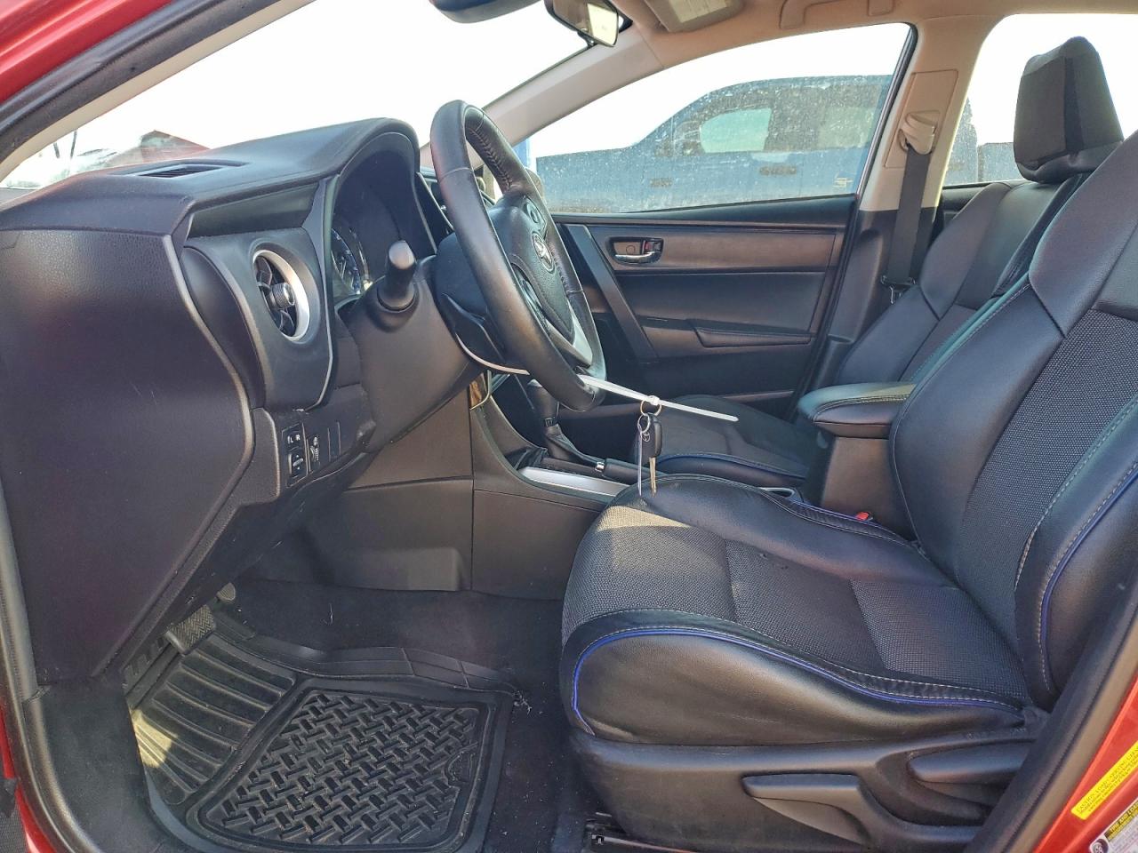 2017 Toyota Corolla L VIN: 5YFBURHE7HP646736 Lot: 94578145