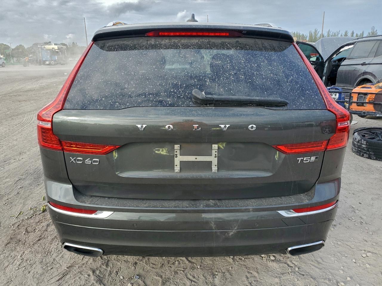 2018 Volvo Xc60 T5 Inscription VIN: YV4102RL2J1005027 Lot: 93888155