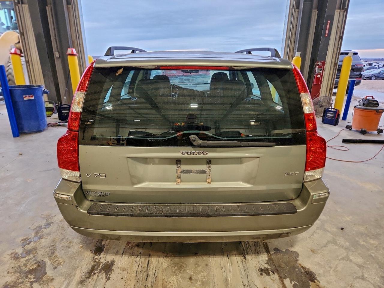 2007 Volvo V70 2.5T VIN: YV1SW592972672401 Lot: 93892755