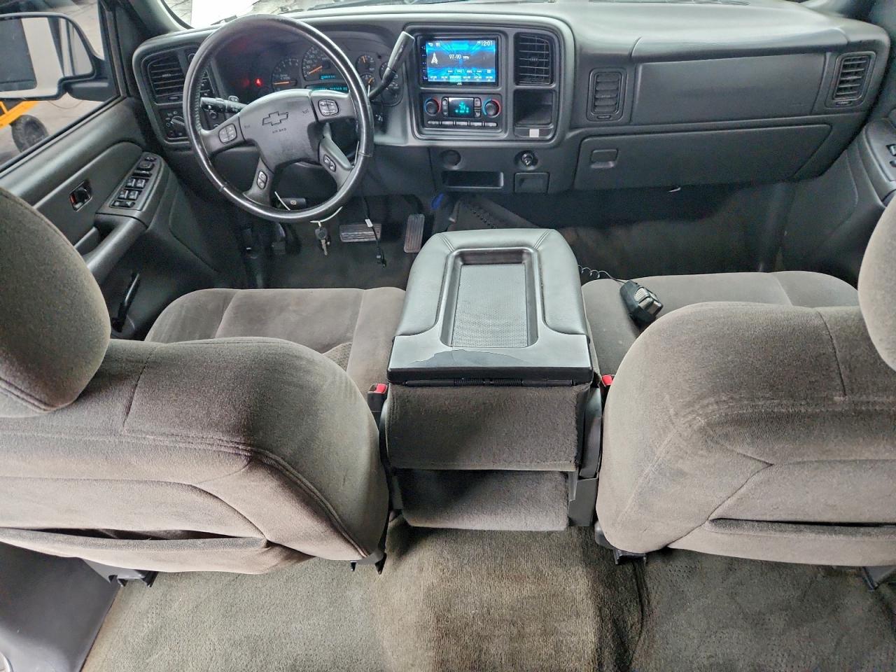 2005 Chevrolet Silverado K1500 VIN: 2GCEK13T551139306 Lot: 93855995