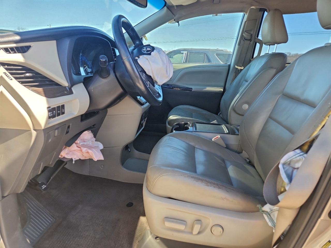 2016 Toyota Sienna Xle VIN: 5TDYK3DC8GS757495 Lot: 94339315