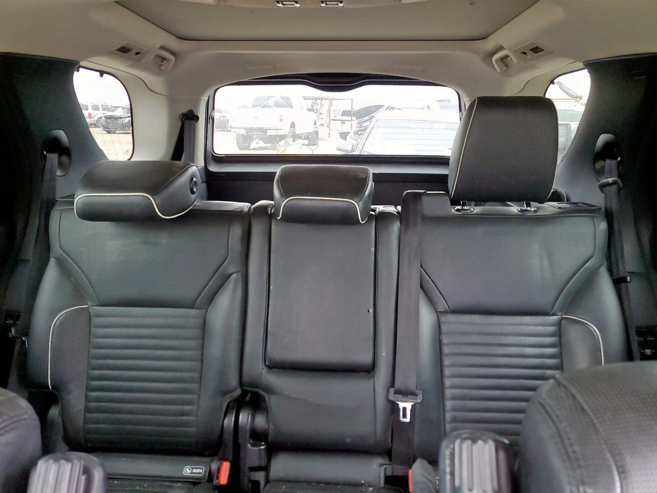 2018 Land Rover Discovery Hse Luxury VIN: SALRT2RV9JA048657 Lot: 93525975