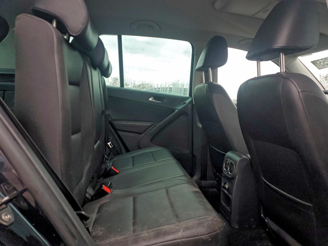 2010 Volkswagen Tiguan Se VIN: WVGBV7AX3AW535025 Lot: 92737255