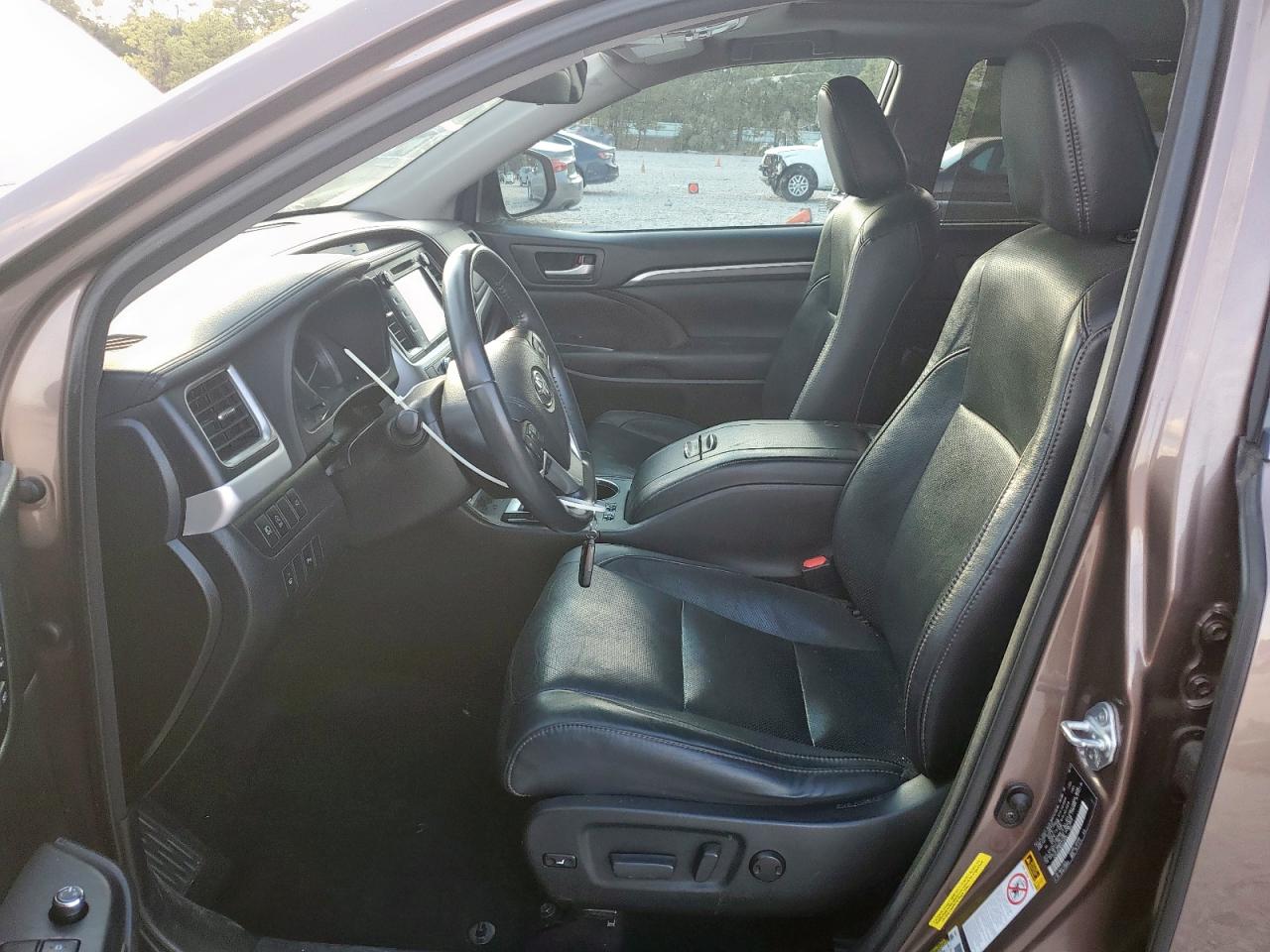 2017 Toyota Highlander Limited VIN: 5TDYZRFH6HS218155 Lot: 91070555