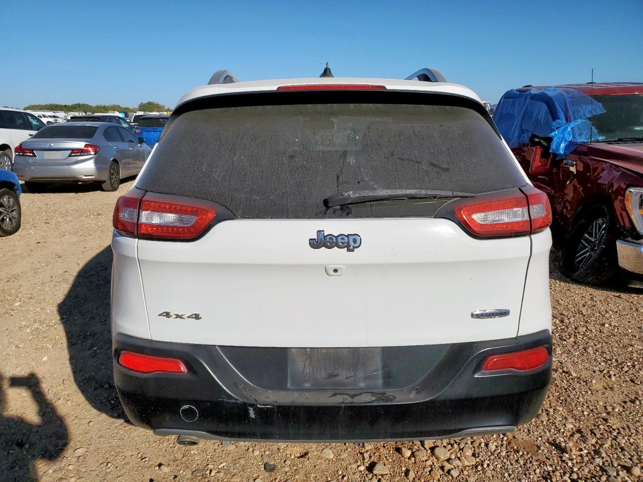 2015 Jeep Cherokee Latitude VIN: 1C4PJMCB9FW557706 Lot: 90936985