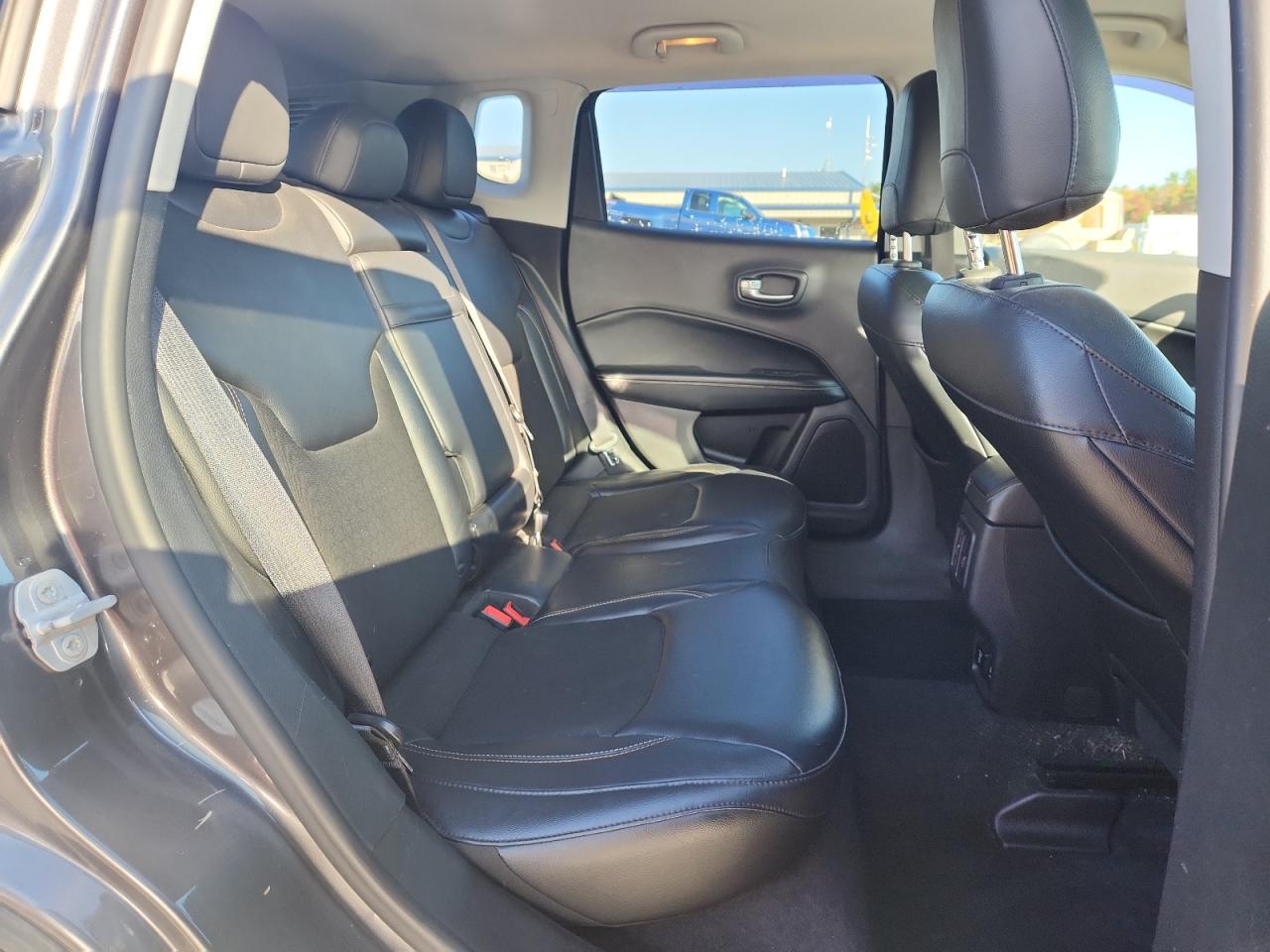 2018 Jeep Compass Latitude VIN: 3C4NJDBB2JT115003 Lot: 90326585