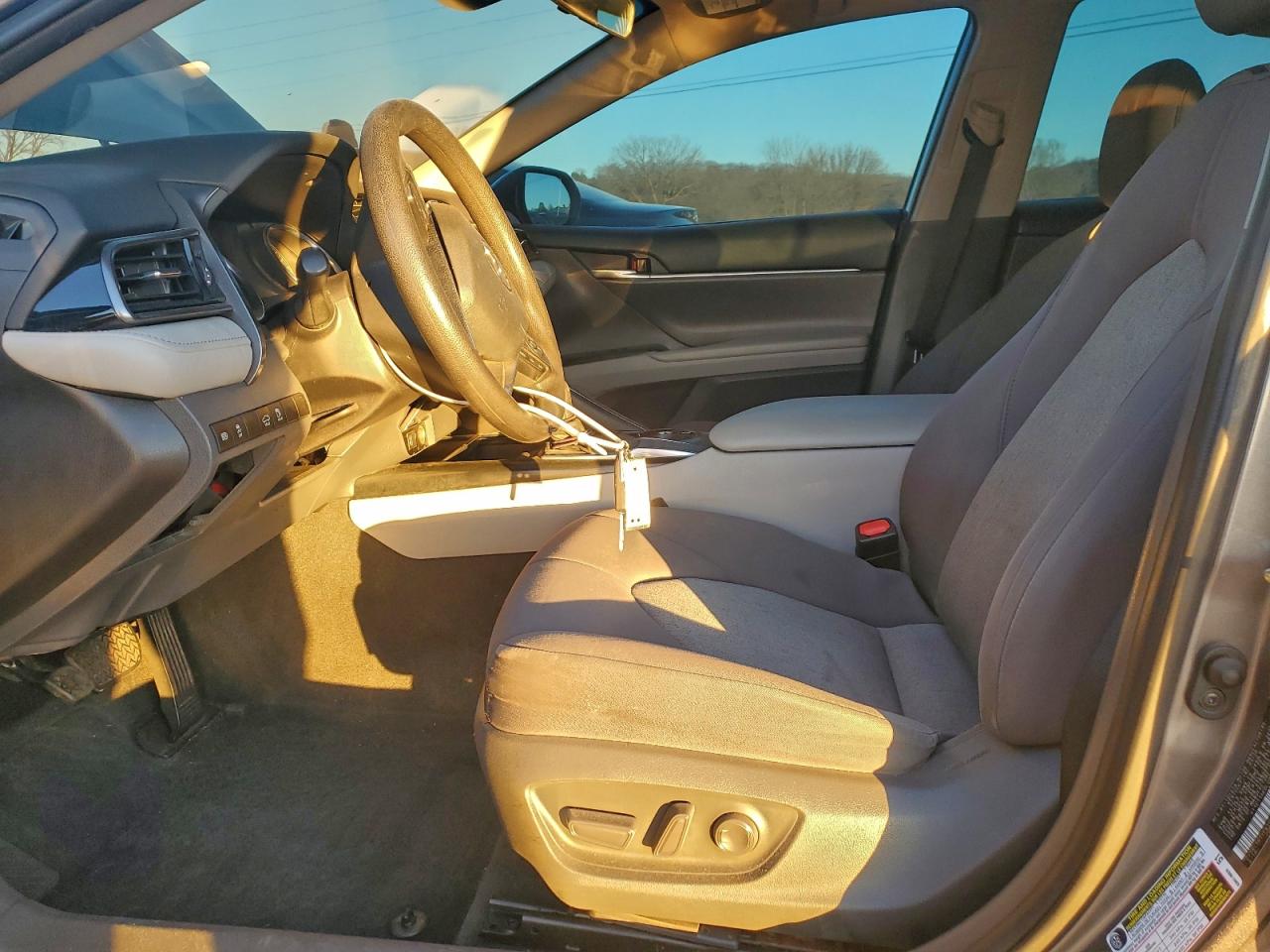 2020 Toyota Camry Le VIN: 4T1C11AK6LU950145 Lot: 93869645