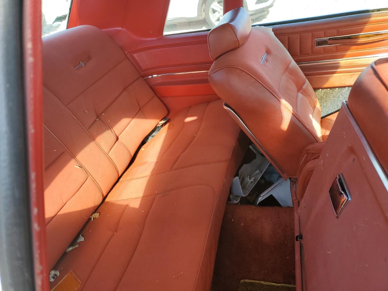 1980 Ford Thunderbir VIN: 0G87F121811 Lot: 91790085