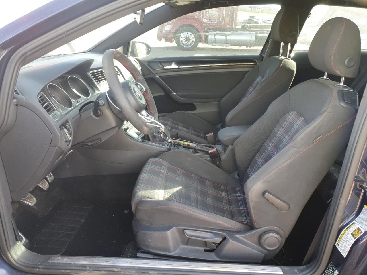 2015 Volkswagen Gti VIN: 3VWYT7AUXFM050718 Lot: 93376395