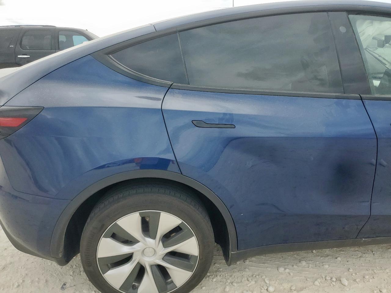 2022 Tesla Model Y VIN: 7SAYGDEE4NF355078 Lot: 93766075