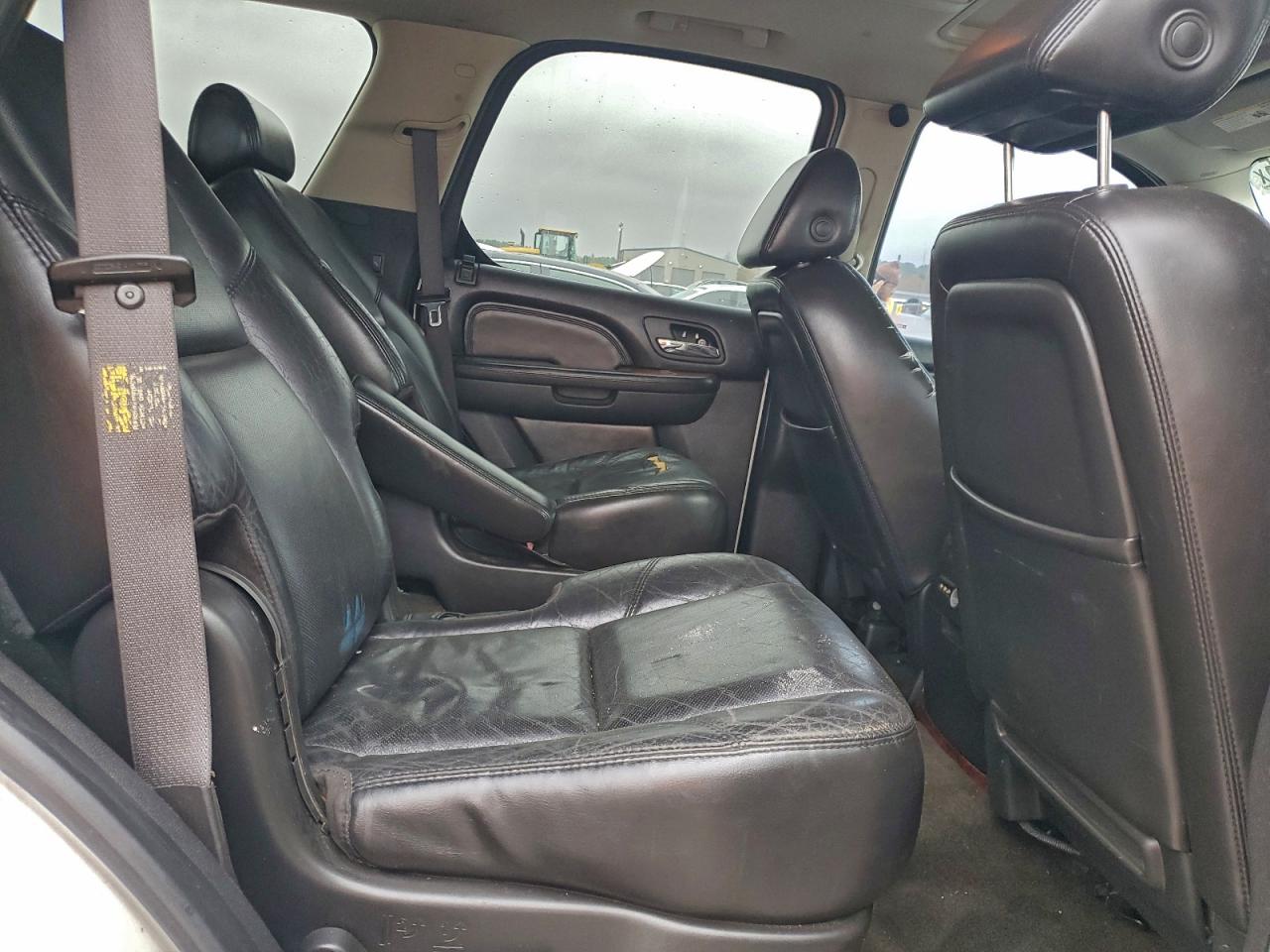 2007 Cadillac Escalade Luxury VIN: 1GYFK63847R232898 Lot: 93026485