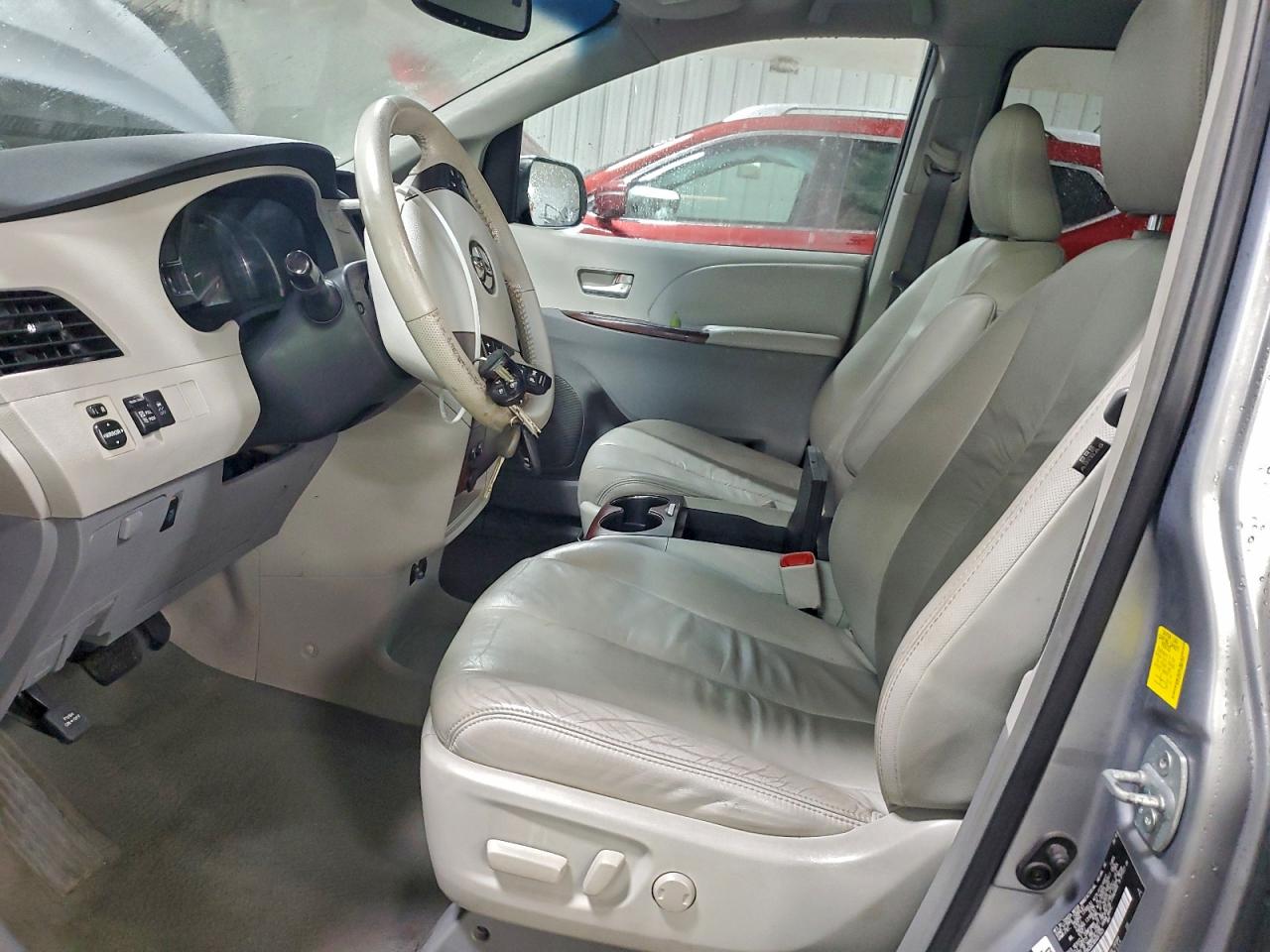 2011 Toyota Sienna Xle VIN: 5TDYK3DCXBS051525 Lot: 94457215