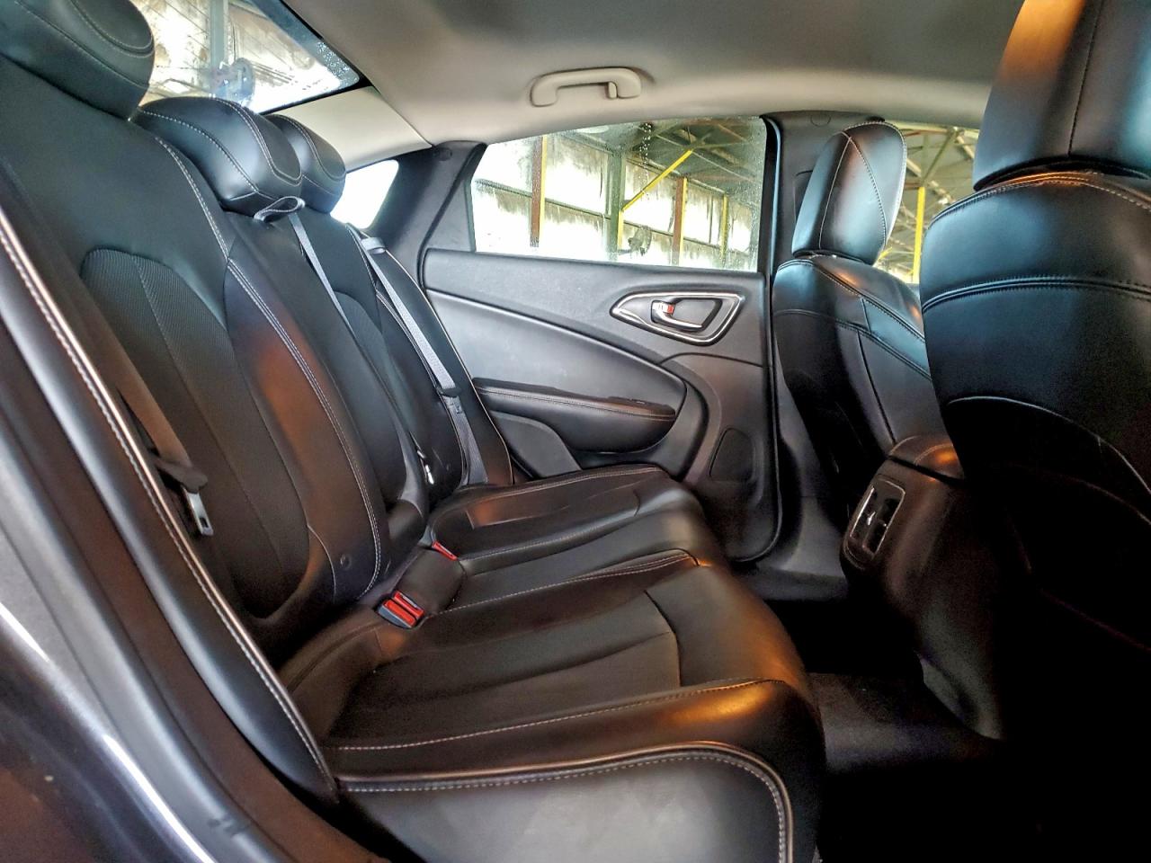 2015 Chrysler 200 C VIN: 1C3CCCCB7FN529464 Lot: 94085485