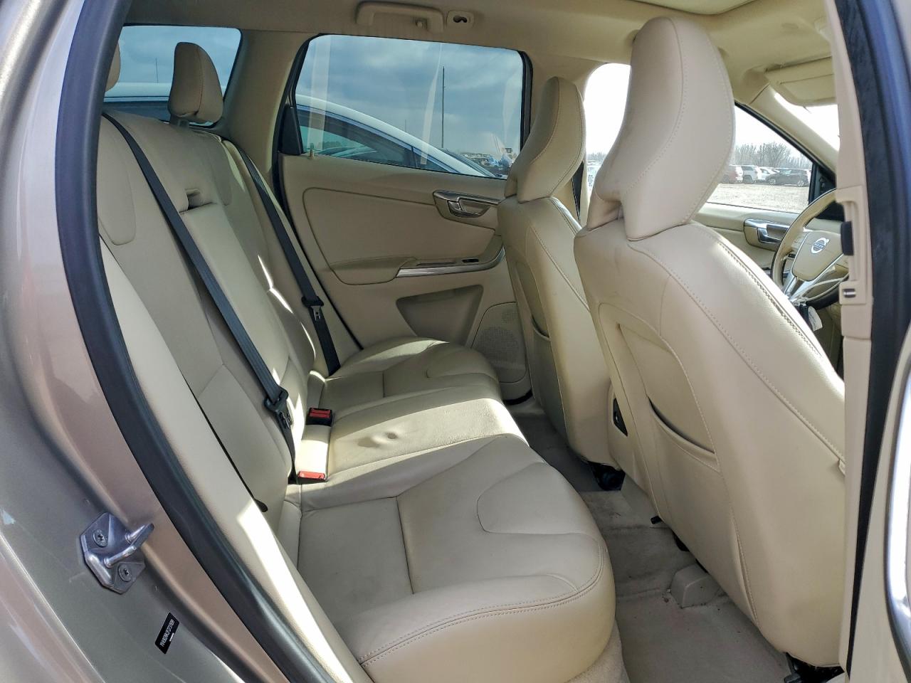 2015 Volvo Xc60 T6 Premier VIN: YV4902RK2F2737699 Lot: 93492635