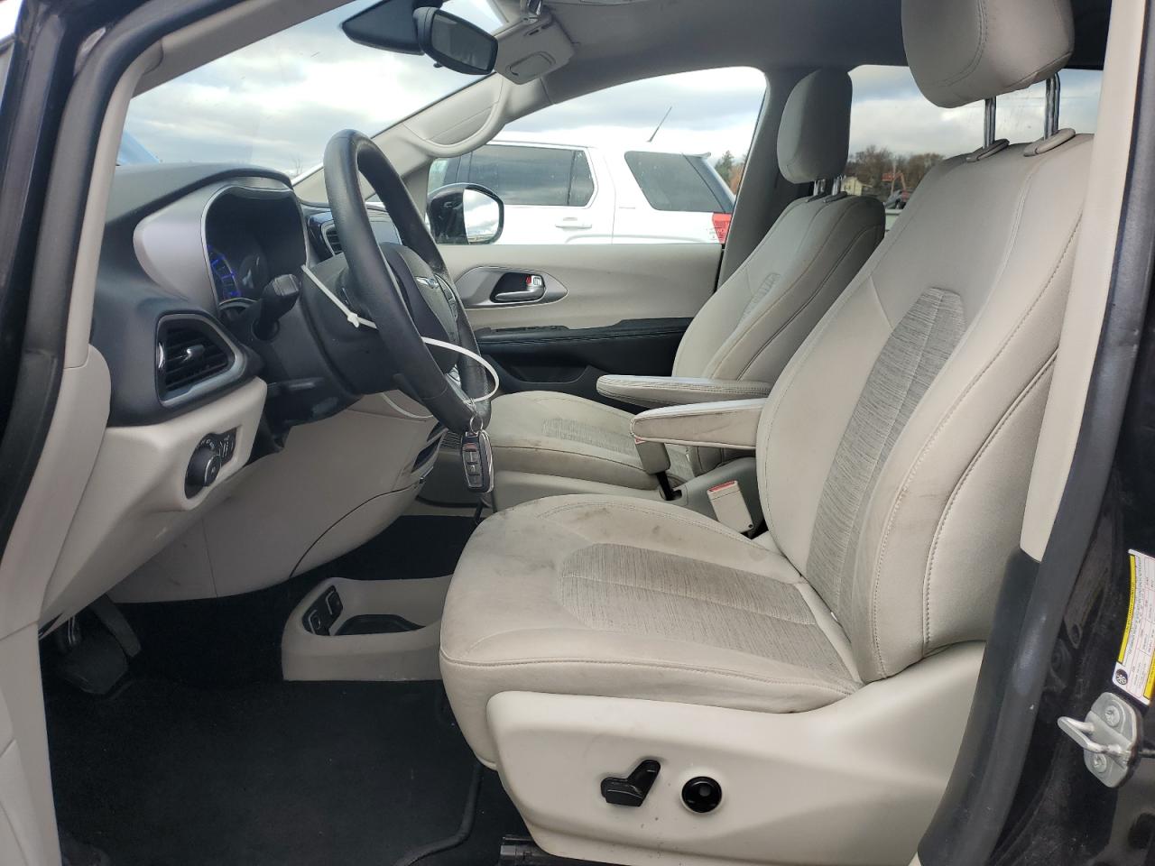 2018 Chrysler Pacifica Hybrid Touring Plus VIN: 2C4RC1H78JR158289 Lot: 92033045