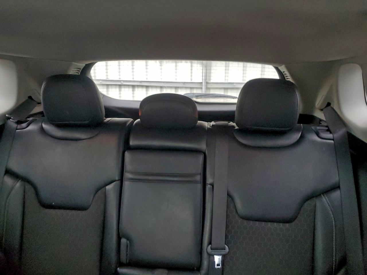 2018 Jeep Compass Latitude VIN: 3C4NJDBB9JT418618 Lot: 92929905