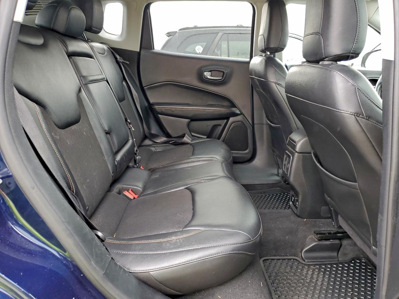 2018 Jeep Compass Latitude VIN: 3C4NJDBB9JT154560 Lot: 94105835