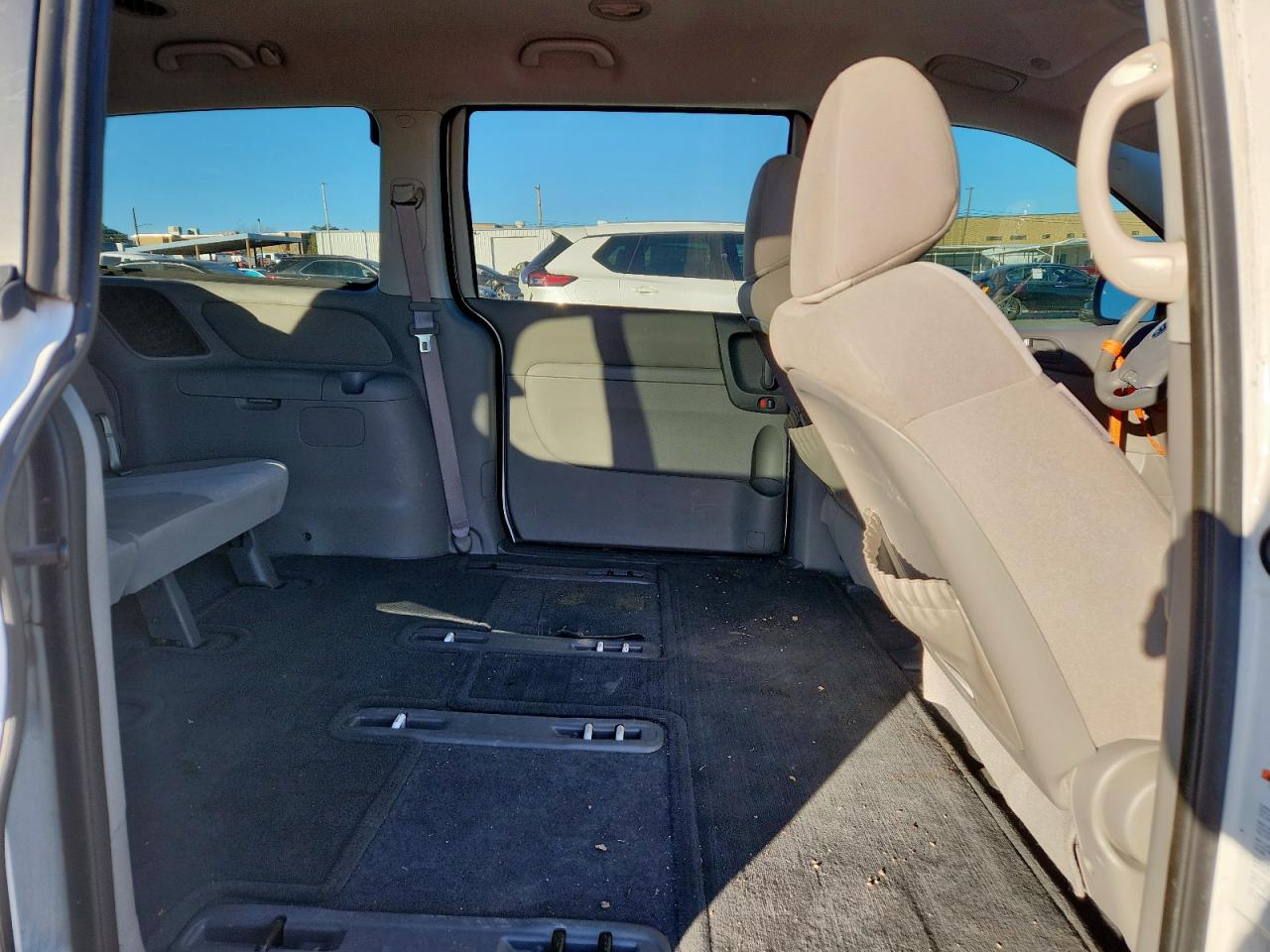 2012 Kia Sedona Lx VIN: KNDMG4C70C6422199 Lot: 92126385