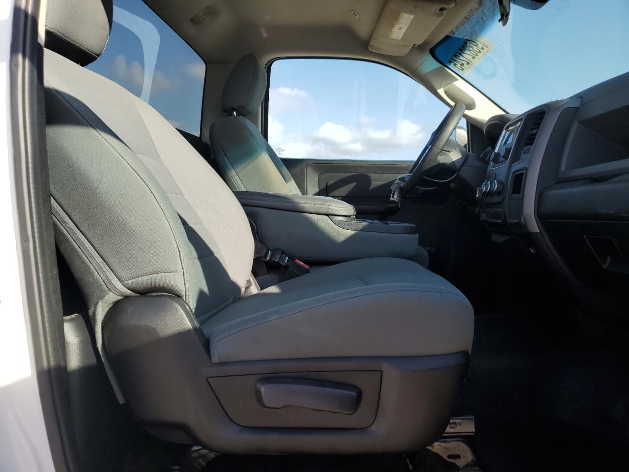 2017 Ram 1500 St VIN: 3C6JR6DG7HG632948 Lot: 93821245