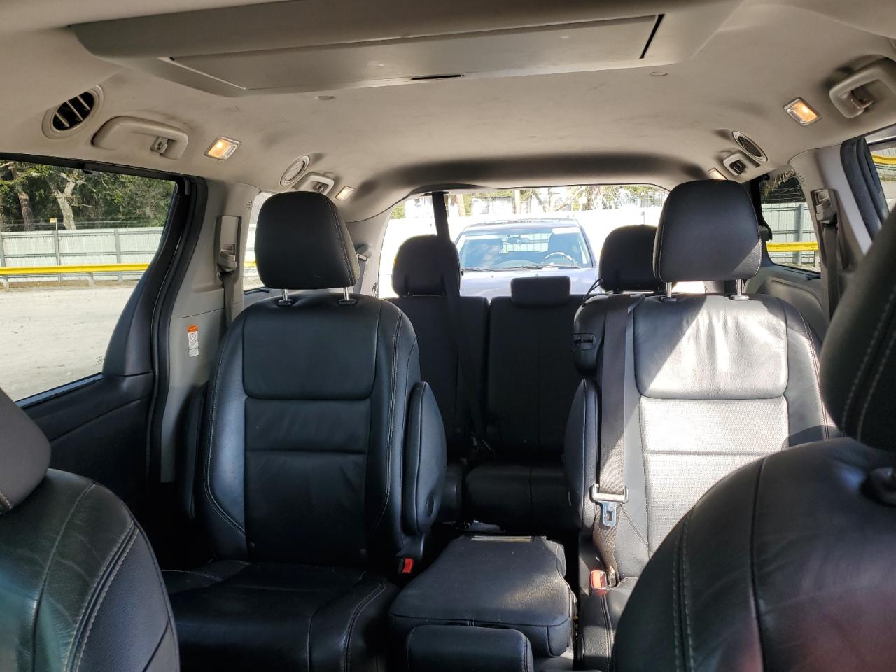 2015 Toyota Sienna Sport VIN: 5TDXK3DC5FS685231 Lot: 90573815