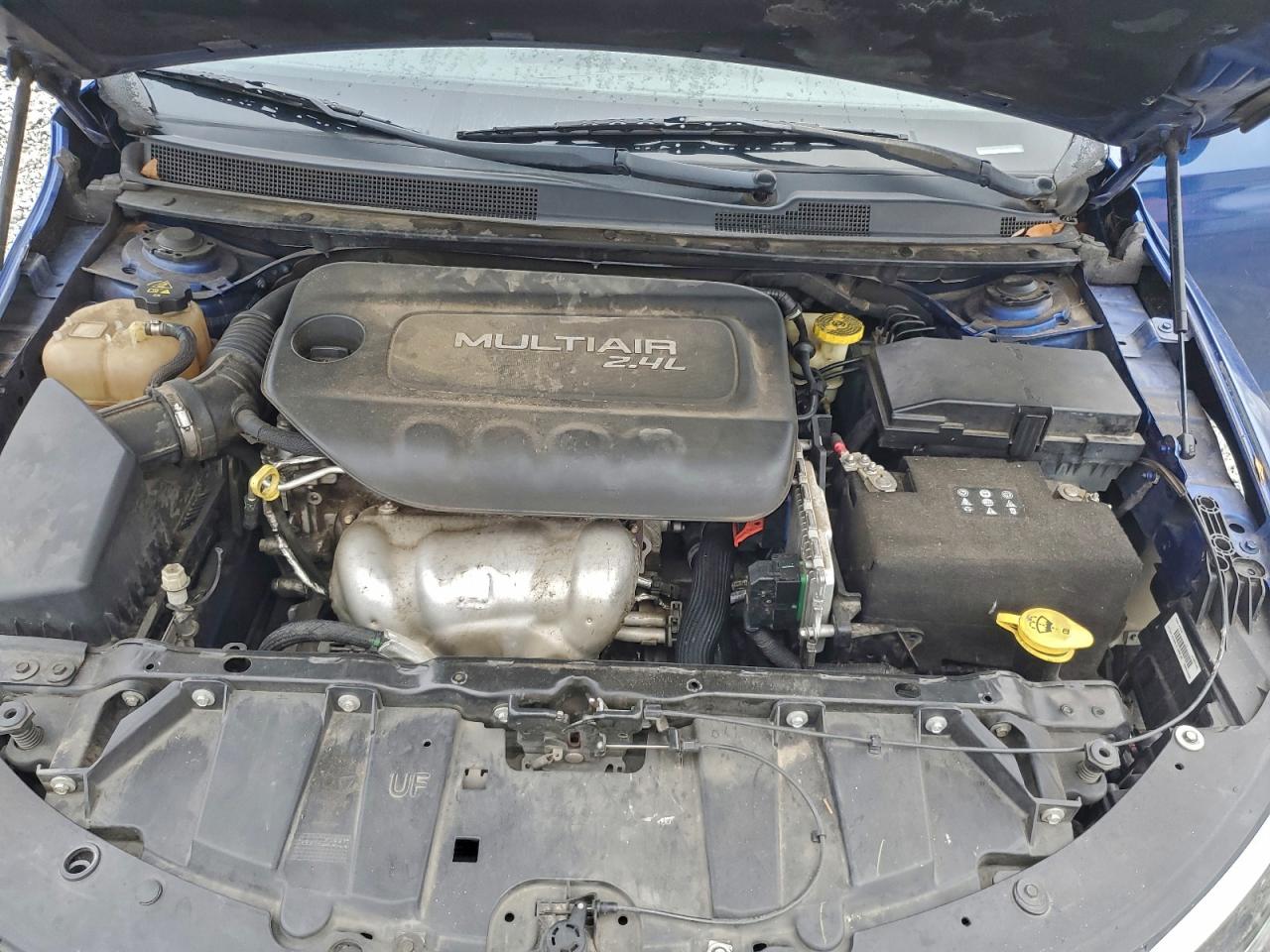 2015 Chrysler 200 Limited VIN: 1C3CCCAB7FN638915 Lot: 94100825