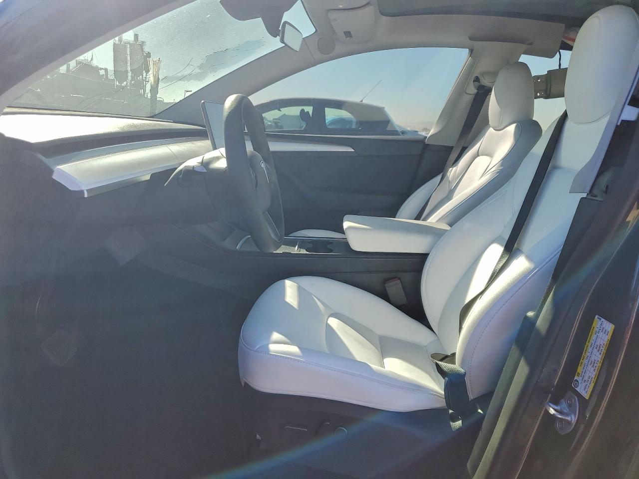 2024 Tesla Model Y VIN: 7SAYGDEE2RF064956 Lot: 94095425