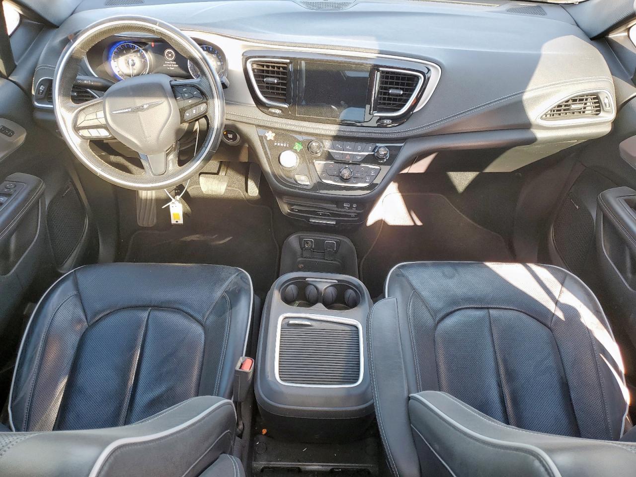 2019 Chrysler Pacifica Limited VIN: 2C4RC1GG8KR657533 Lot: 92257165