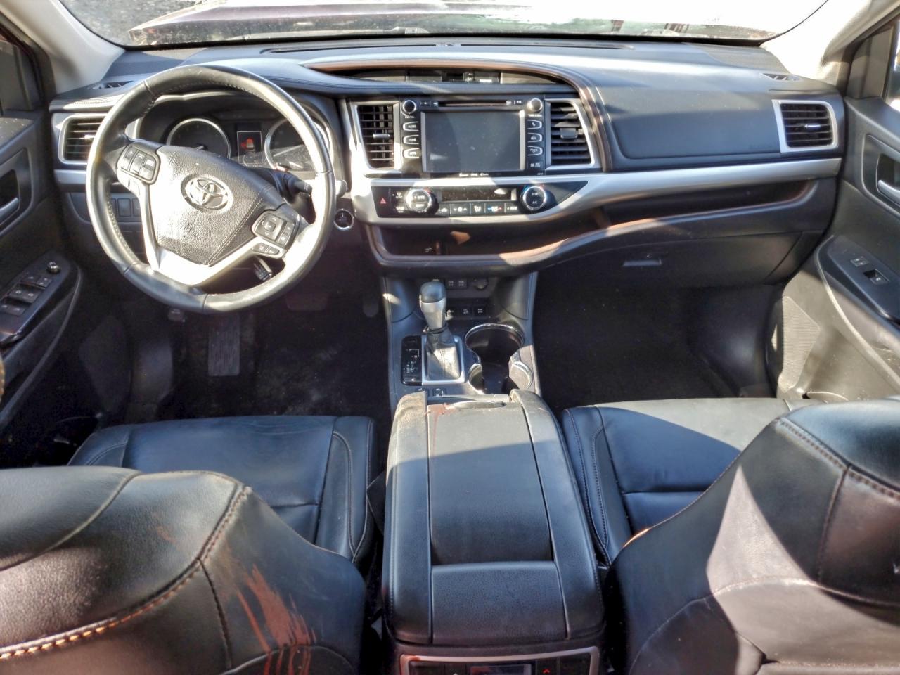 2018 Toyota Highlander Se VIN: 5TDJZRFH9JS487905 Lot: 93302865