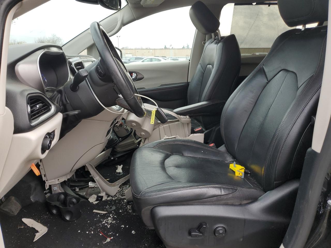 2020 Chrysler Pacifica Touring L VIN: 2C4RC1BG4LR133661 Lot: 69137955