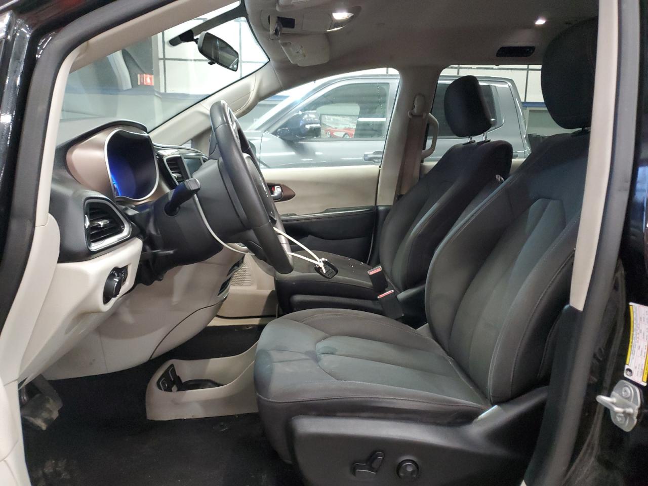 2018 Chrysler Pacifica Touring VIN: 2C4RC1DG8JR253795 Lot: 93492915