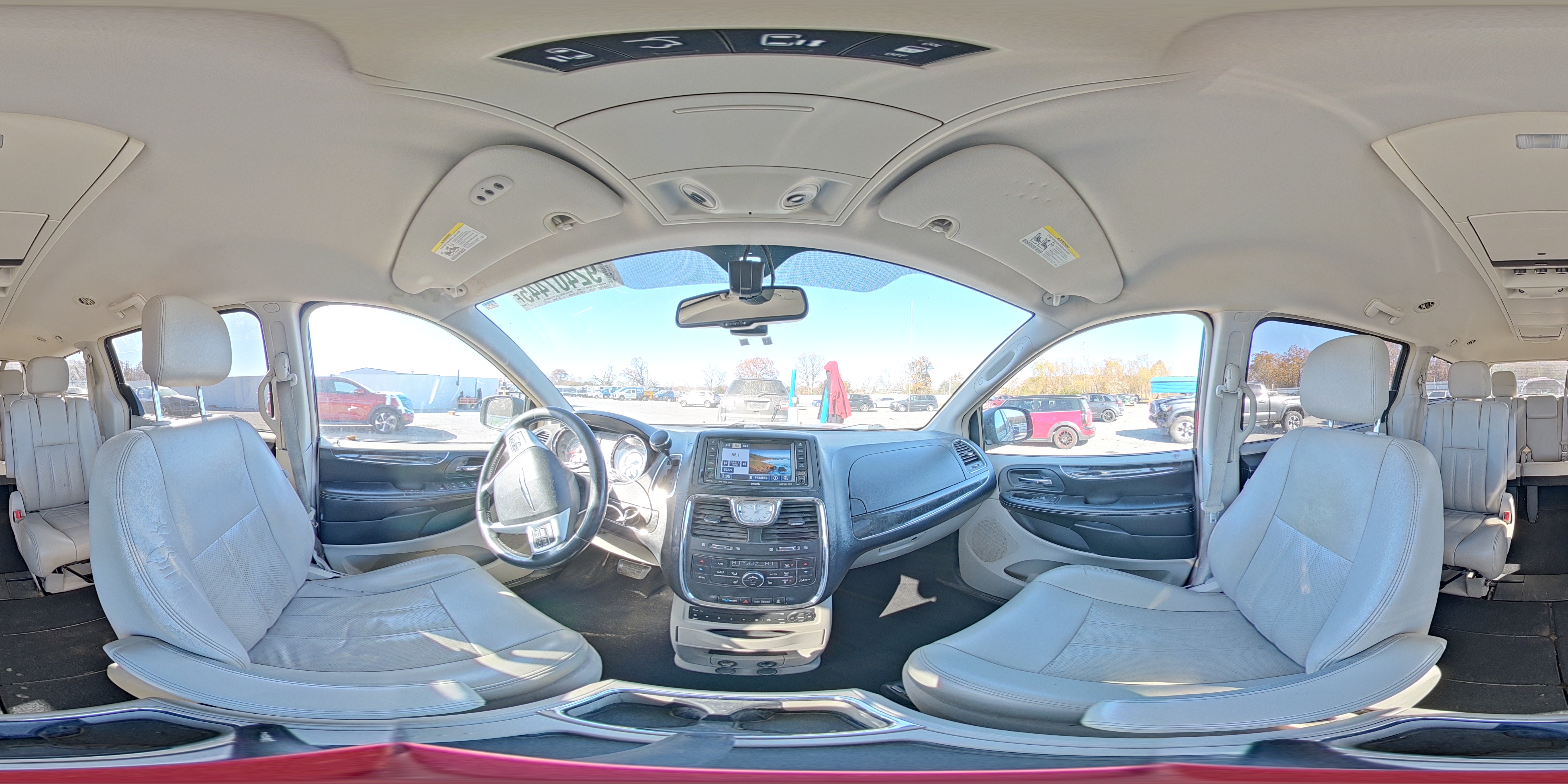 2011 Chrysler Town & Country Touring L VIN: 2A4RR8DG2BR713620 Lot: 92407445