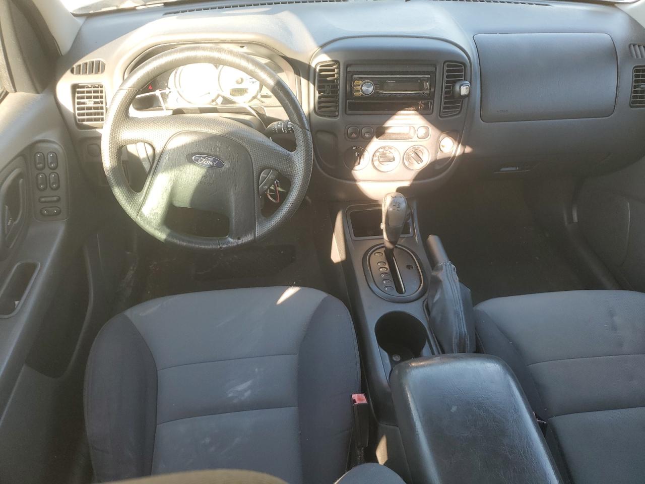 2005 Ford Escape Xls VIN: 1FMYU02Z15DA05657 Lot: 92916685