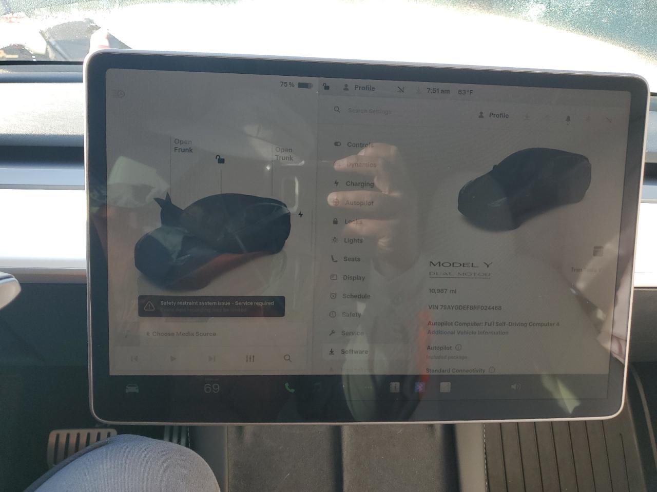 2024 Tesla Model Y VIN: 7SAYGDEF8RF024468 Lot: 91610225