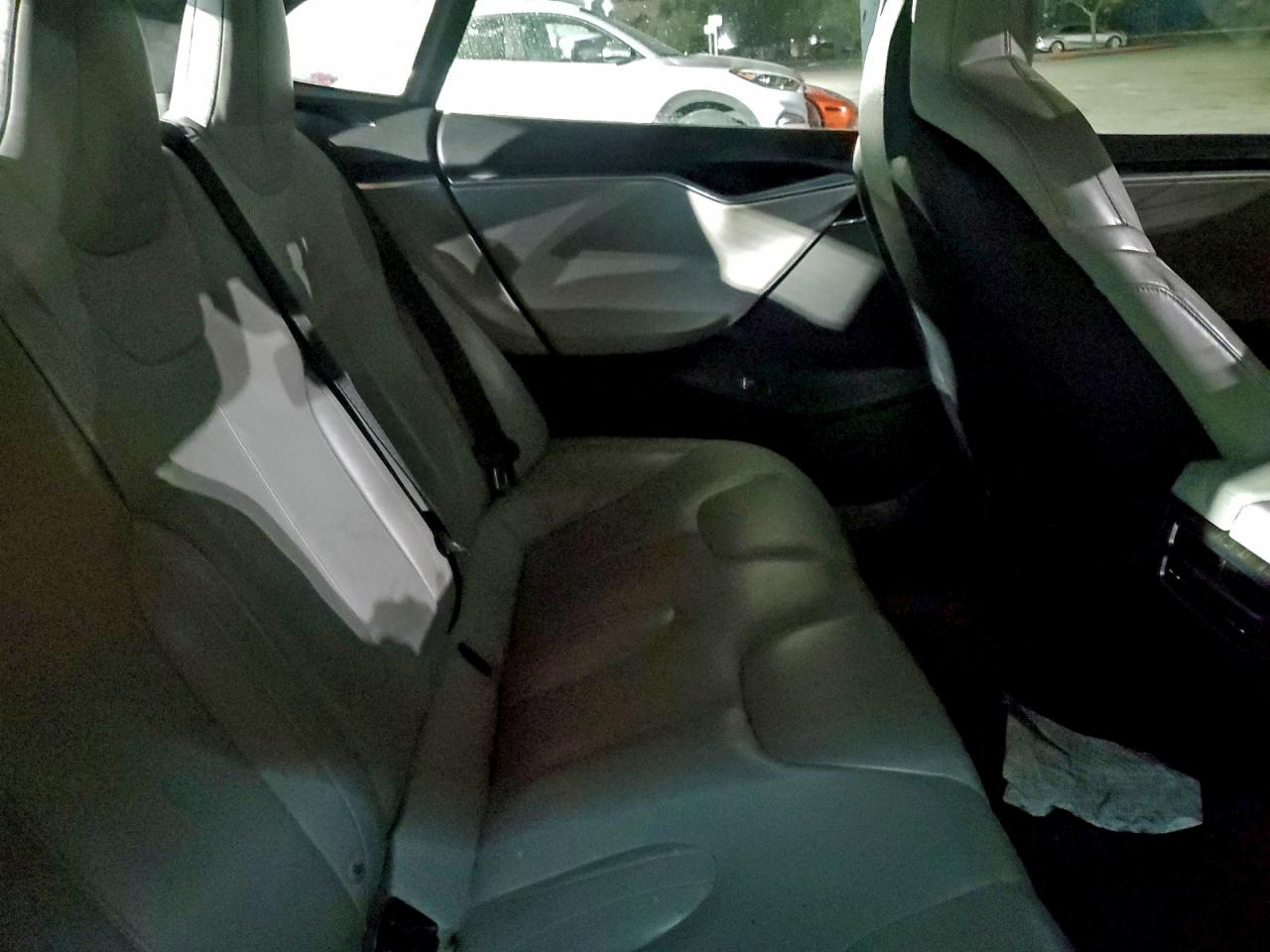 2016 Tesla Model S VIN: 135378 Lot: 94202135