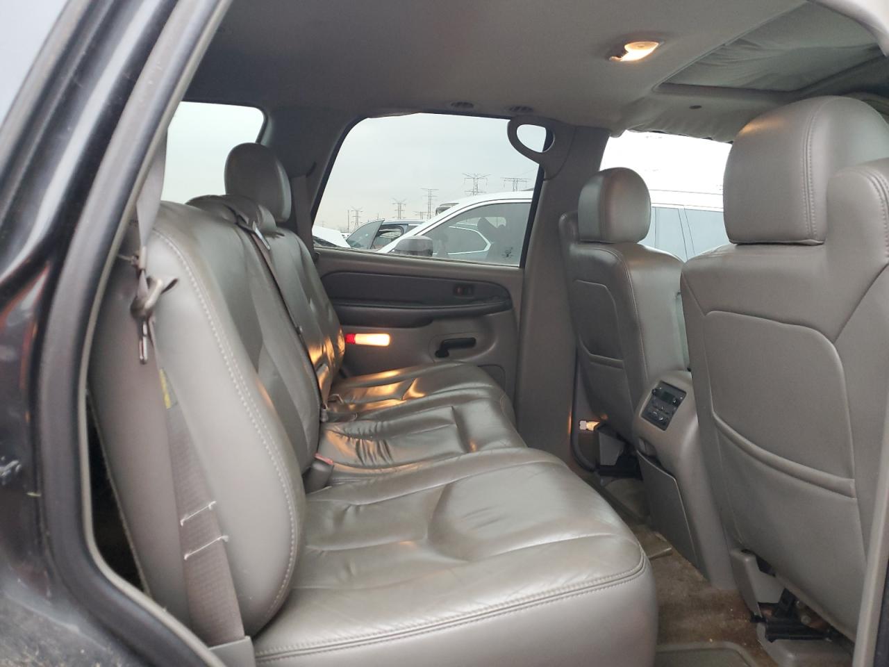 2003 Chevrolet Tahoe K1500 VIN: 1GNEK13Z13J276502 Lot: 92748795