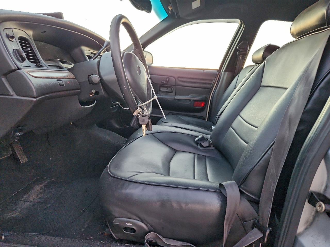 2000 Ford Crown Victoria Lx VIN: 2FAFP74W0YX146933 Lot: 94311455