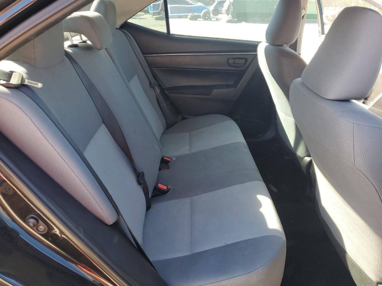 2015 Toyota Corolla L VIN: 2T1BURHE3FC335592 Lot: 92099435