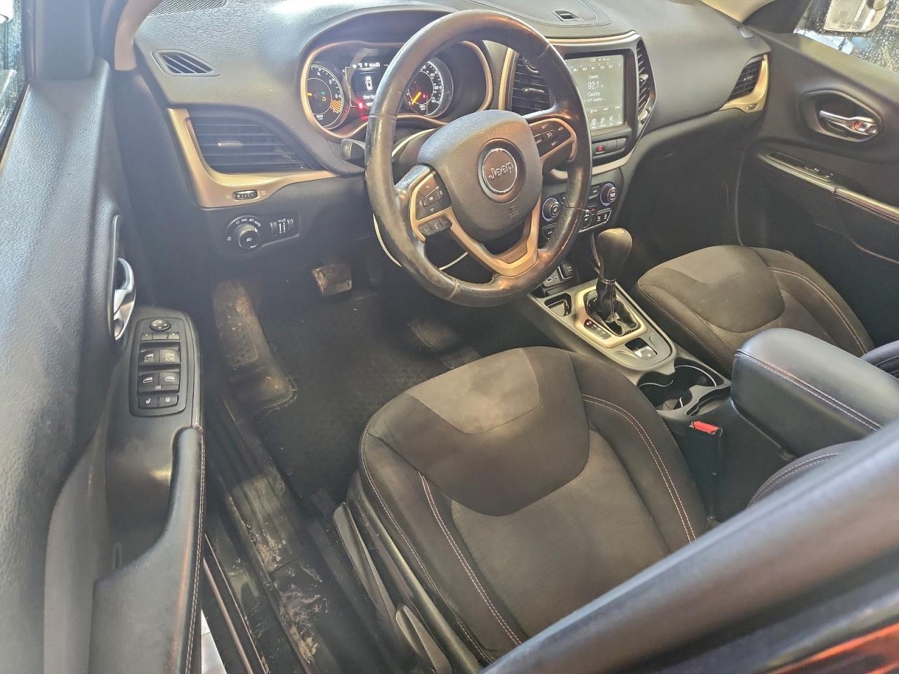 2015 Jeep Cherokee Latitude VIN: 1C4PJLCB9FW536770 Lot: 93340295