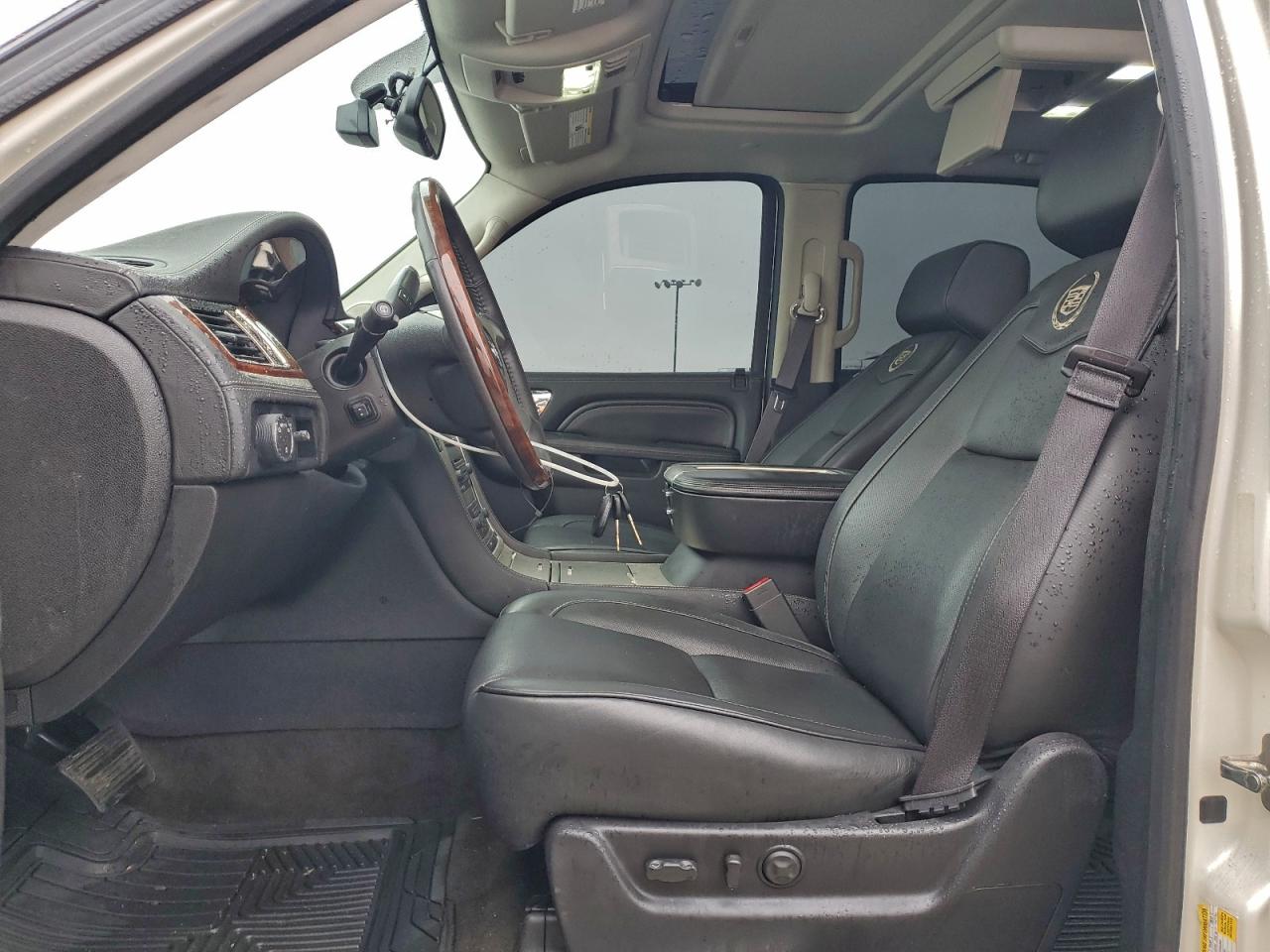 2013 Cadillac Escalade Platinum VIN: 1GYS4DEF1DR27821A Lot: 94108915