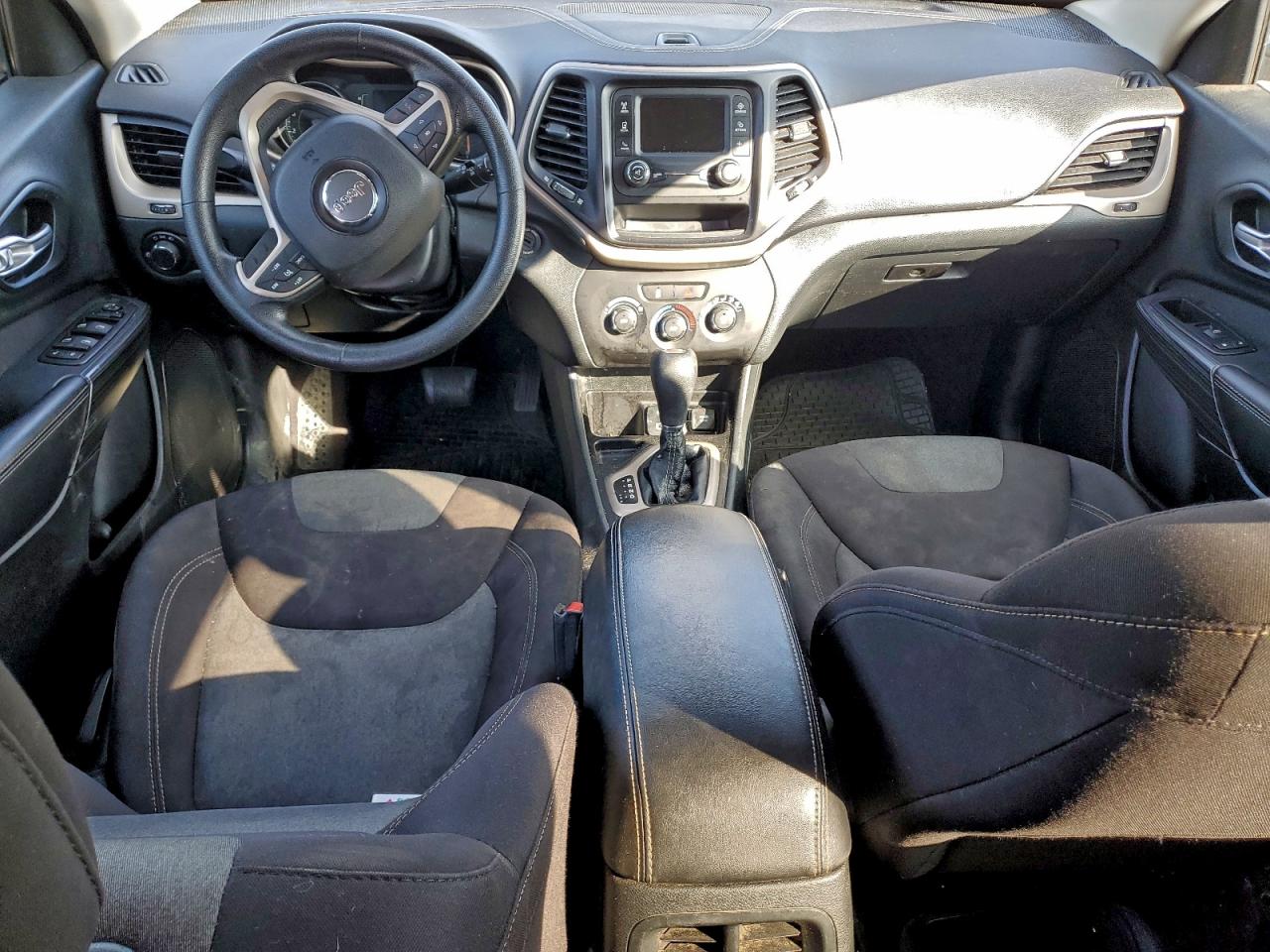 2016 Jeep Cherokee Sport VIN: 1C4PJLAB8GW208146 Lot: 94697565