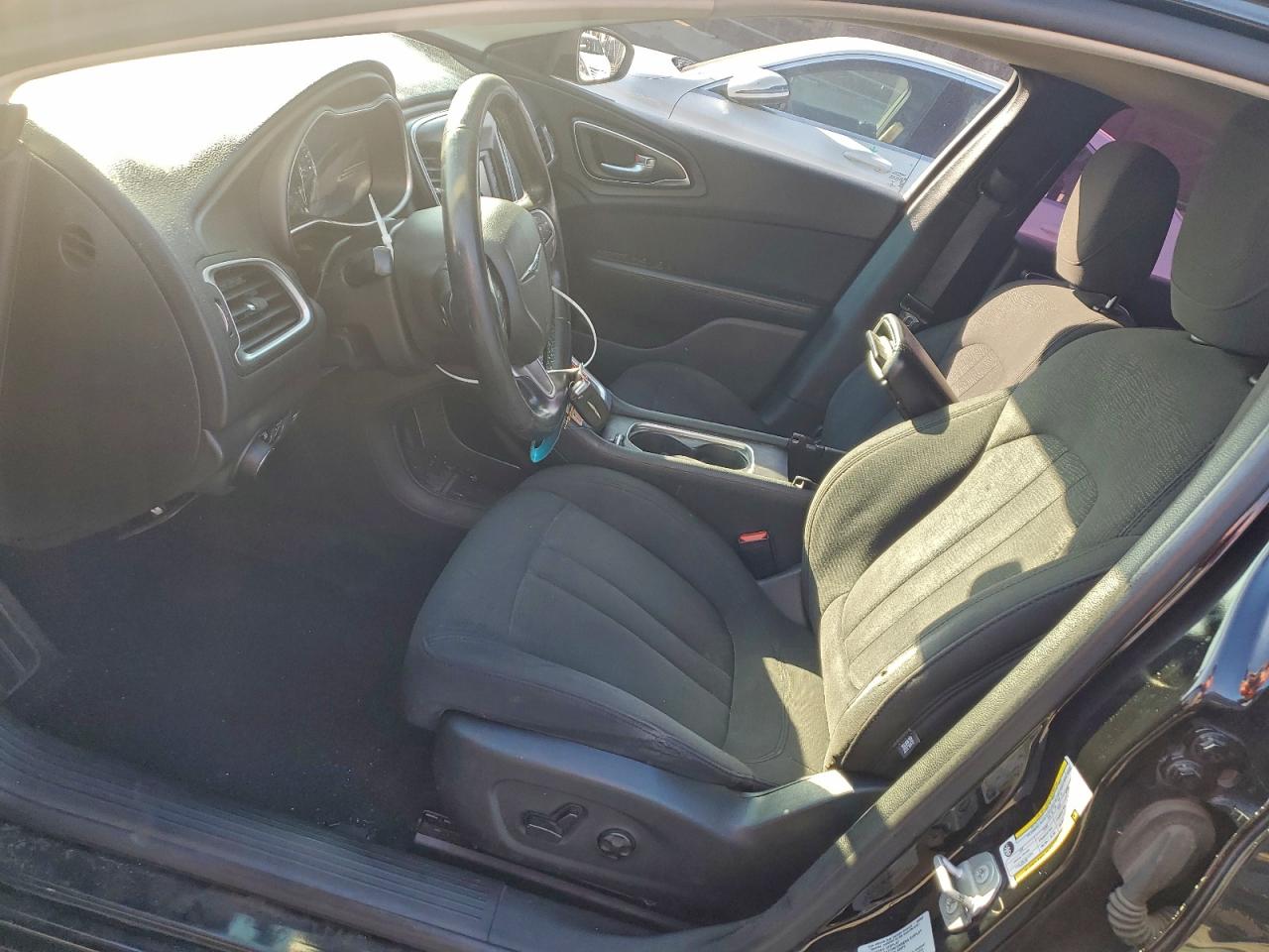 2015 Chrysler 200 Limited VIN: 1C3CCCAB7FN705142 Lot: 93686085