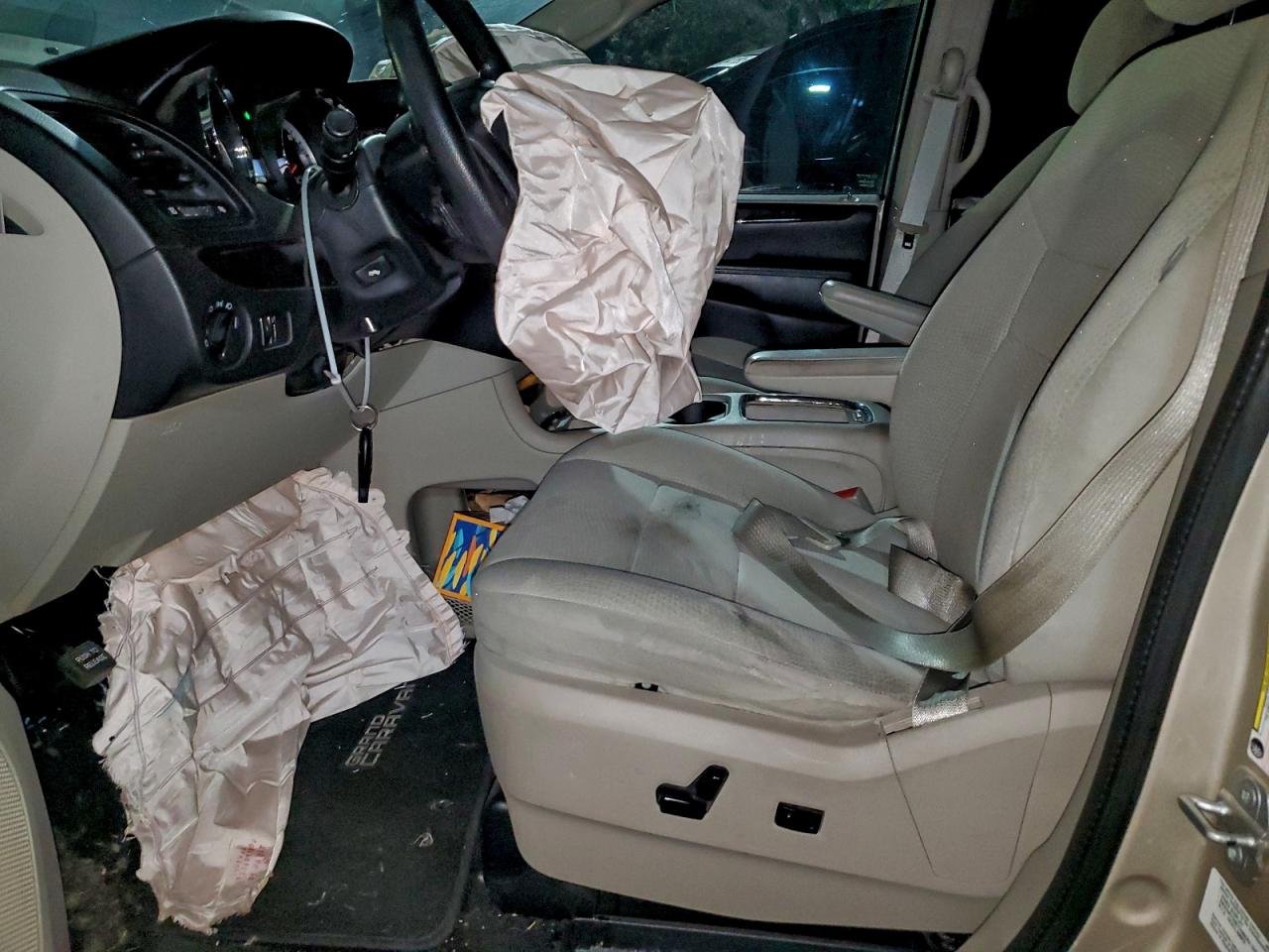 2014 Dodge Grand Cara VIN: 114218 Lot: 85440785