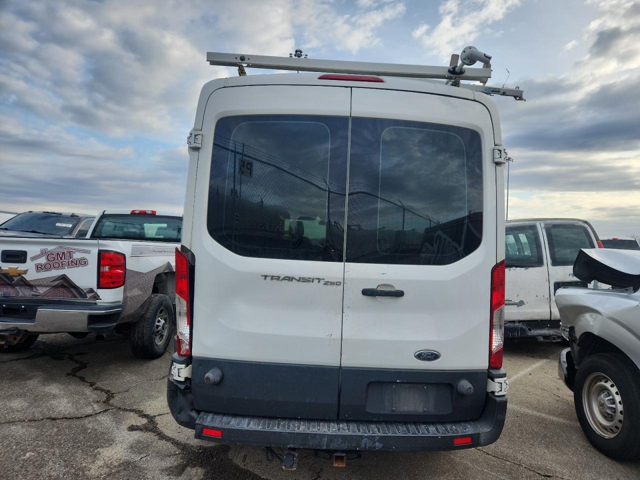 2015 Ford Transit Delivery Van VIN: 1FTYR2CMXFKA90662 Lot: 92840665