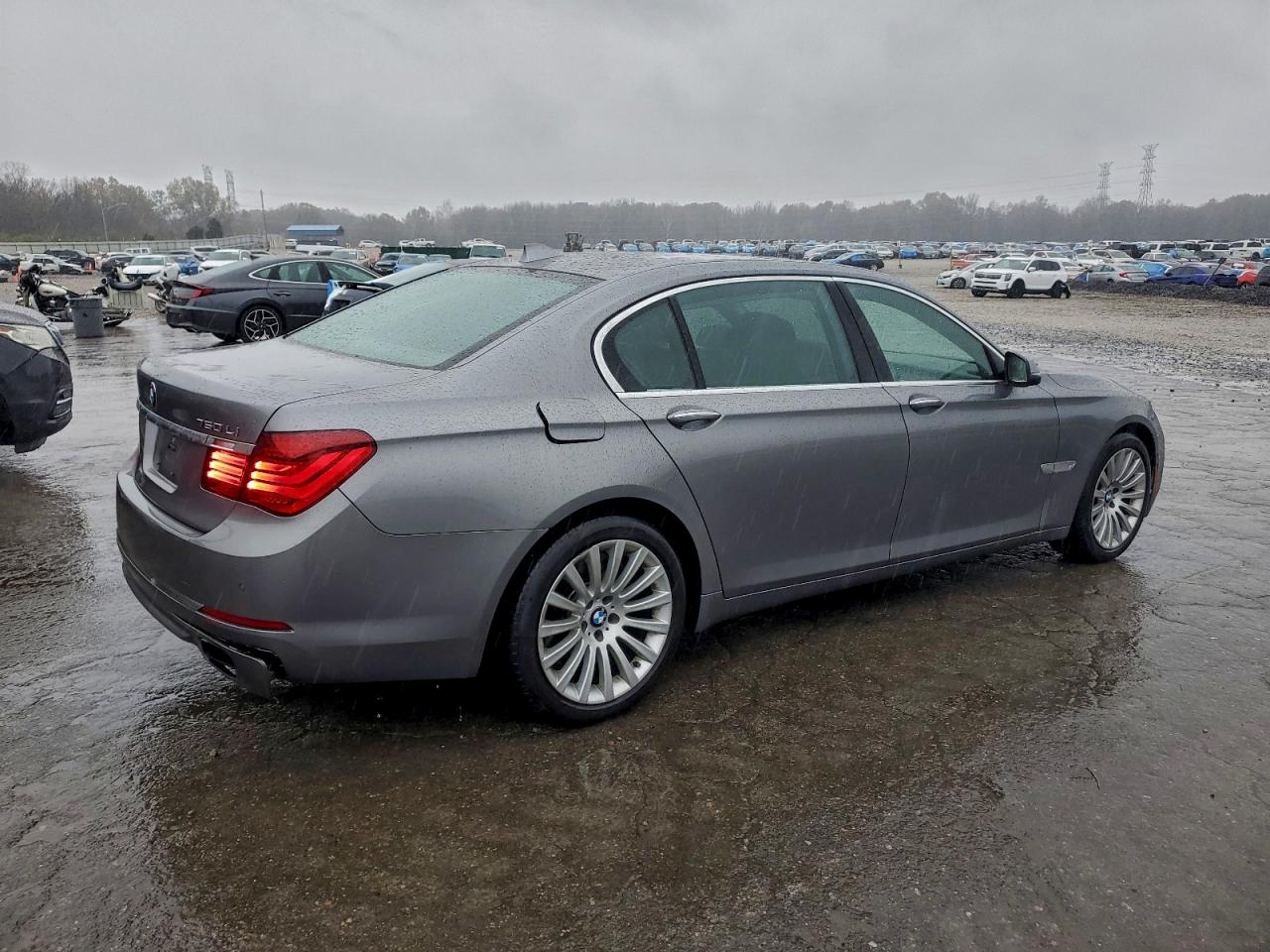 Фото: WBAYE8C55DD132788