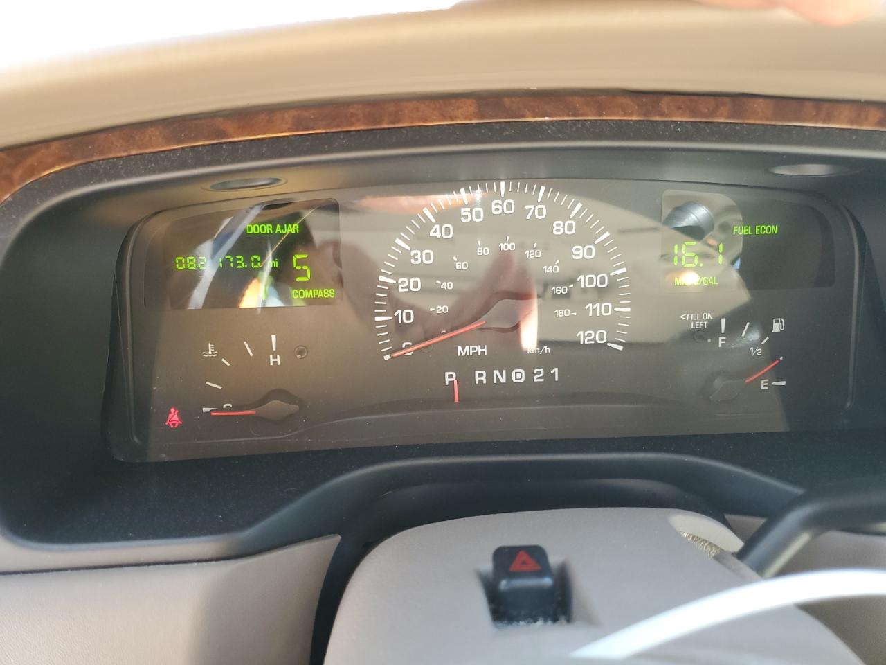 2001 Lincoln Town Car Cartier VIN: 1LNHM83W51Y723170 Lot: 92514685