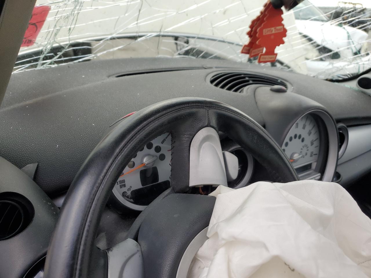 2008 Mini Cooper VIN: WMWMF33578TT61869 Lot: 91648985